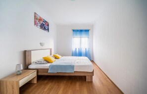 2 chambres, Wi-Fi gratuit, draps fournis