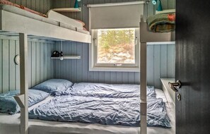 2 Schlafzimmer, Reisekinderbett