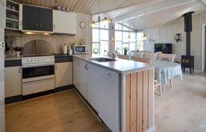 Kühlschrank, Herdplatte, Geschirrspüler