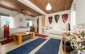 2 bedrooms, travel crib, free WiFi, bed sheets