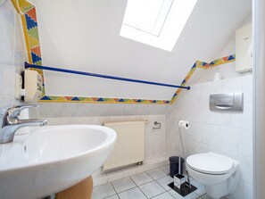 Unclassified image, 5 of 40, button