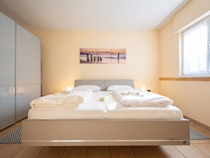 3 habitaciones, cuna de viaje, wifi y ropa de cama 