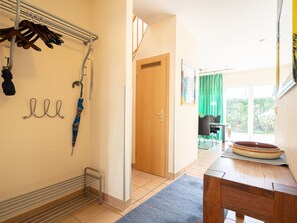 Unclassified image, 4 of 40, button