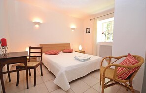 3 bedrooms, travel crib, free WiFi