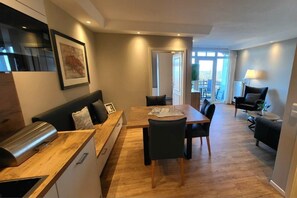 Dining - (184/1) 3- room apartment -direct lake view - apartment house Atlantik (Kühlungsborn)