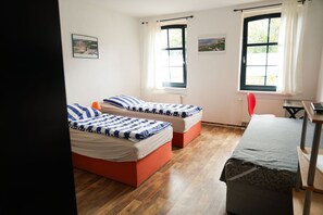 2 habitaciones, cuna de viaje, wifi y ropa de cama 