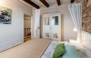 3 Schlafzimmer, Reisekinderbett, kostenloses WLAN, Bettwäsche