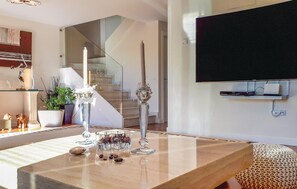 Interior - Amazing home in Arroyomolinos with WiFi (Arroyomolinos)