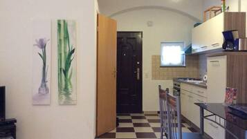 Kühlschrank, Mikrowelle, Ofen