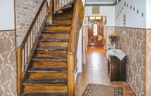 Interior - Nice home in Pl-76-113 Postomino (Pl-76-113 Postomino)