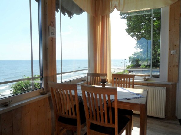 Unclassified image, 1 of 15, button