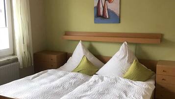 3 Schlafzimmer, Reisekinderbett, WLAN, Bettwäsche