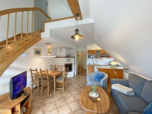 Unclassified image, 2 of 18, button