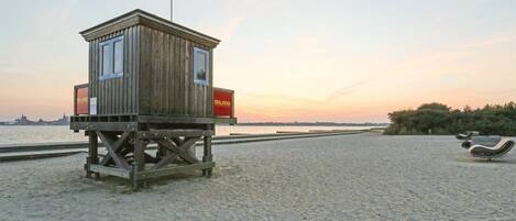 Nära stranden och fiske