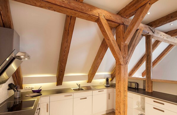 Fridge, oven, dishwasher, highchair