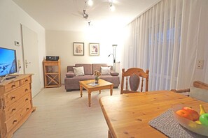 TV - Holiday idyll at the dune - near the beach / first row - Apartment 10 (Heringsdorf)