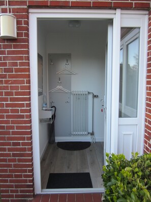 Unclassified image, 5 of 12, button