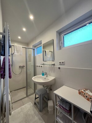 Unclassified image, 2 of 12, button