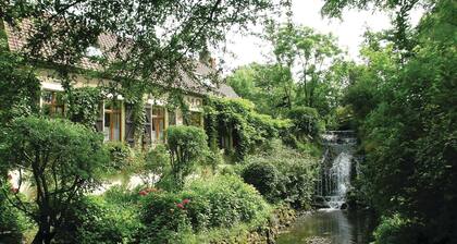 Stunning home in Wimille with kitchen