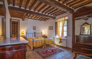 7 bedrooms, travel cot, free WiFi, bed sheets - Cozy home in Monteroni d´Arbia SI (Monteroni d´Arbia SI)