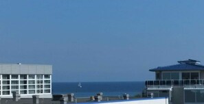 Unclassified image, 5 of 7, button