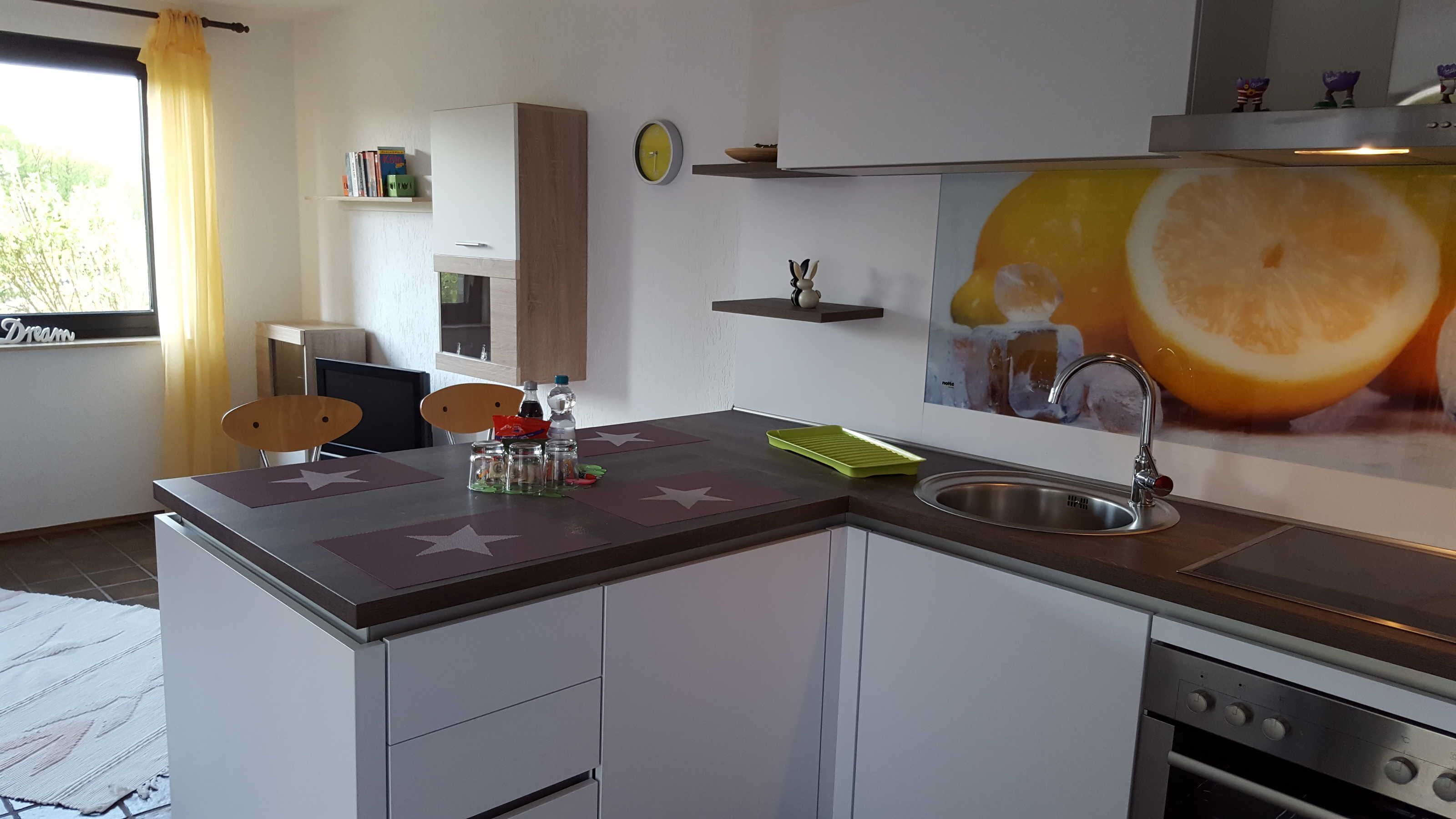 Kühlschrank, Ofen, Geschirrspüler, Wasserkocher