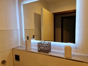 Uklassifisert bilde, 2 av 24, knapp