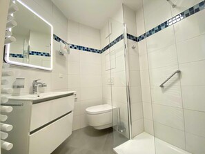 Unclassified image, 4 of 26, button