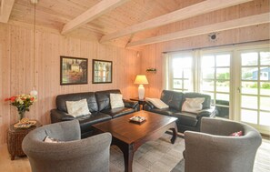 TV, peis, TV-spill og DVD-spiller