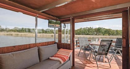 Schönes Schiff mit 2 Schlafzimmern in.