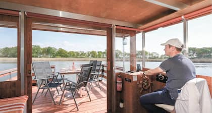 2 bedroom lovely ship in Loitz