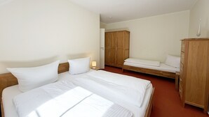 2 bedrooms, travel cot, WiFi - F: Haus Sonne Whg. 08 with south/west-facing balcony - Haus Sonne Whg. 08 with south/west-facing balcony (Mönchgut)