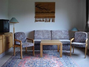 Unclassified image, 5 of 10, button