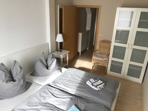 2 bedrooms, travel crib, WiFi, bed sheets - Apartment 3 - Apartment Eckloff (Lutherstadt Wittenberg)