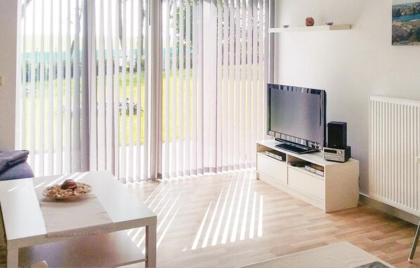 TV, stereo - 2 bedroom nice home in Gnoien OT Dölitz (Gnoien OT Dölitz)