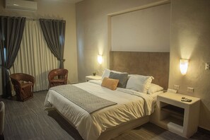 Single Room, 1 King Bed