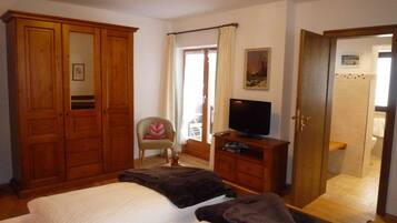 1 bedroom, in-room safe, WiFi, bed sheets