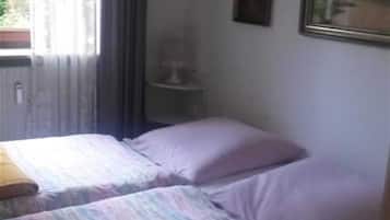 2 bedrooms, bed sheets