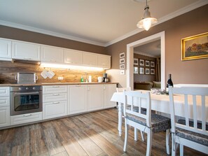 Køleskab, mikrobølgeovn, ovn, opvaskemaskine