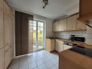 Køleskab, mikrobølgeovn, ovn, opvaskemaskine