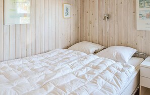 3 bedrooms, free WiFi - Amazing home in ålbæk with WiFi (Ålbæk)