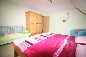 3 chambres, lit parapluie