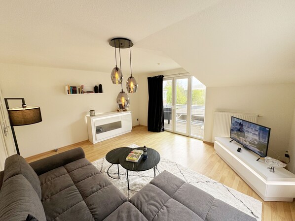 Unclassified image, 1 of 23, button