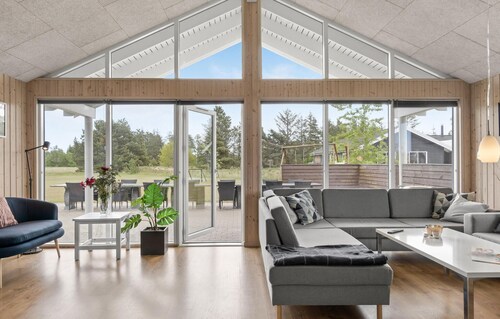 Beautiful home in ålbæk with kitchen