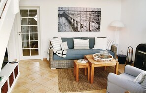 Fernseher, Kamin, DVD-Player