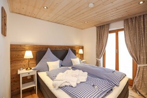 3 Schlafzimmer, Zimmersafe, Bügeleisen/Bügelbrett, Reisekinderbett