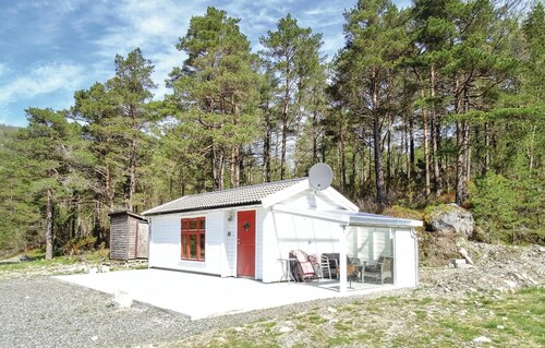 Gorgeous home in Dirdal with WiFi