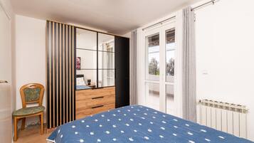 4 Schlafzimmer, Reisekinderbett, kostenloses WLAN, Bettwäsche