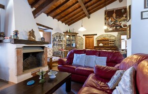 TV, fireplace, stereo