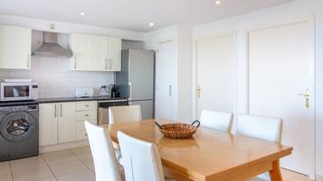 Kühlschrank, Herdplatte, Geschirrspüler